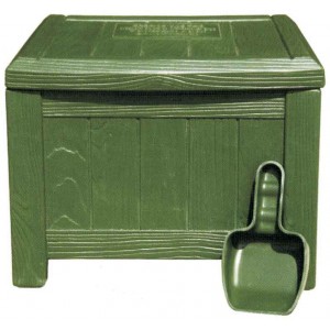 Plastic Divot Box - Green - Complete With  Scoop